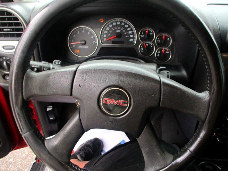 Used 2005 GMC Envoy SLE image 13