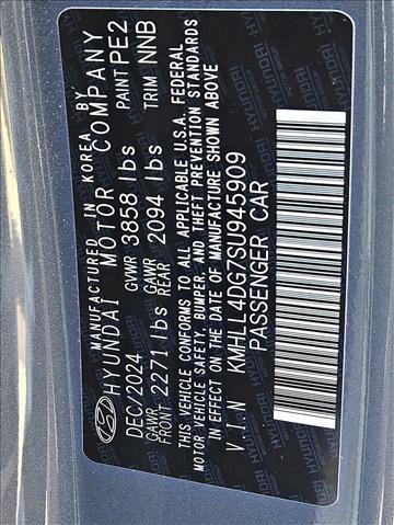 Used 2025 Hyundai Elantra SE FWD image 27