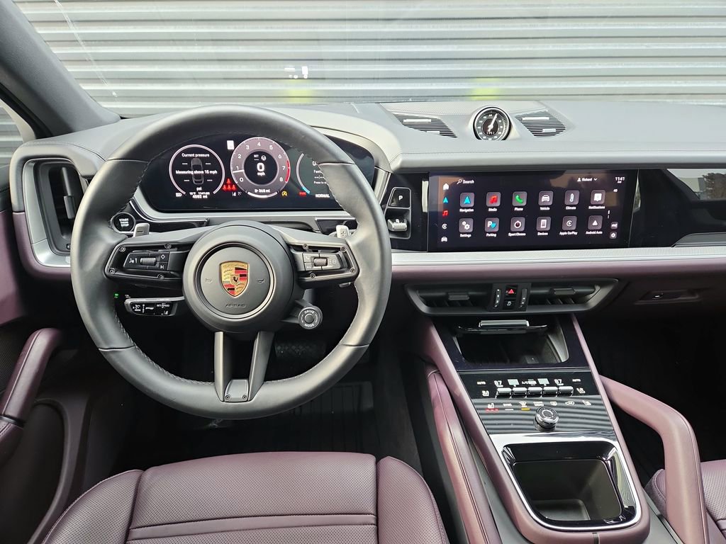 Certified 2025 Porsche Cayenne Coupe image 8