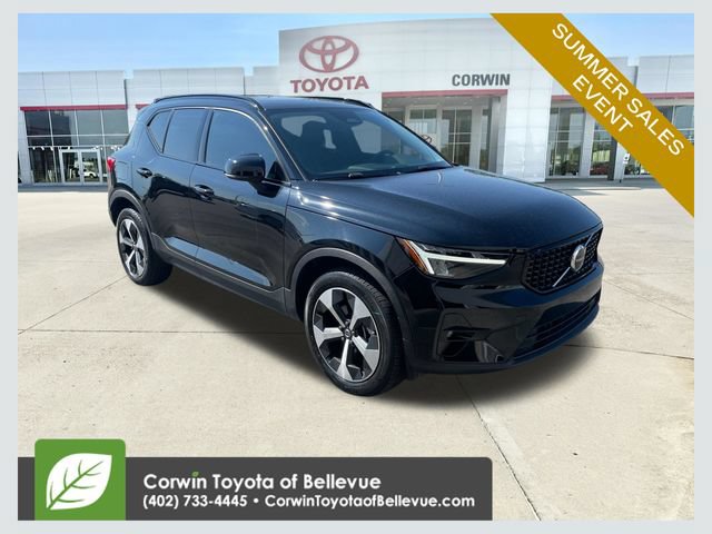 Used 2023 Volvo XC40 B5 Plus w/ Protection Package Premier AWD/4WD image 1