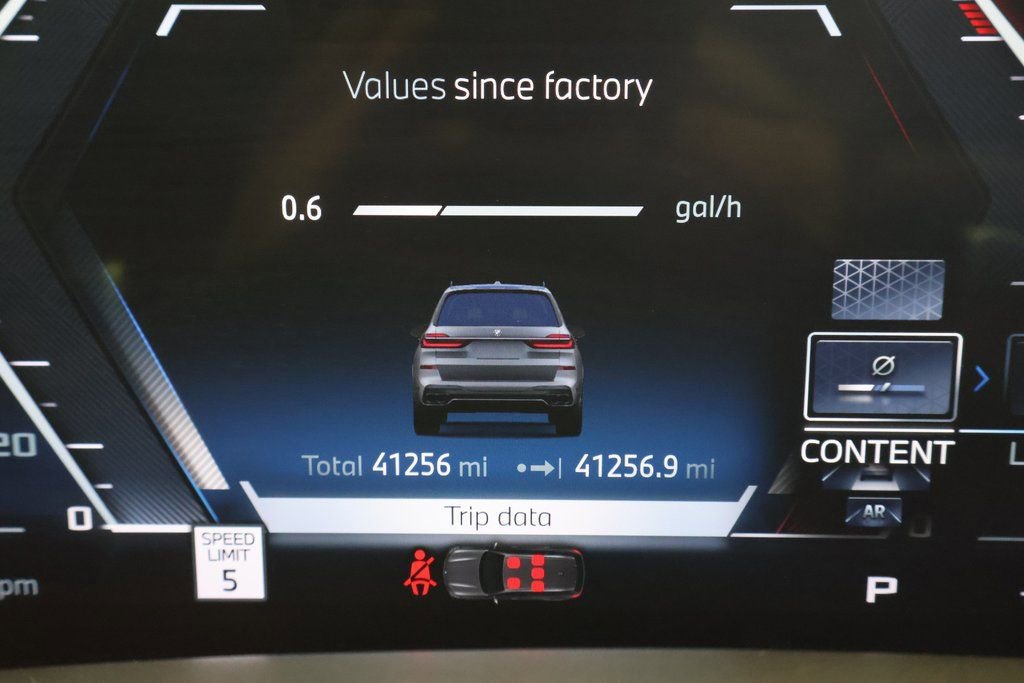 Used 2024 BMW X7 M60i w/ Executive Package image 17