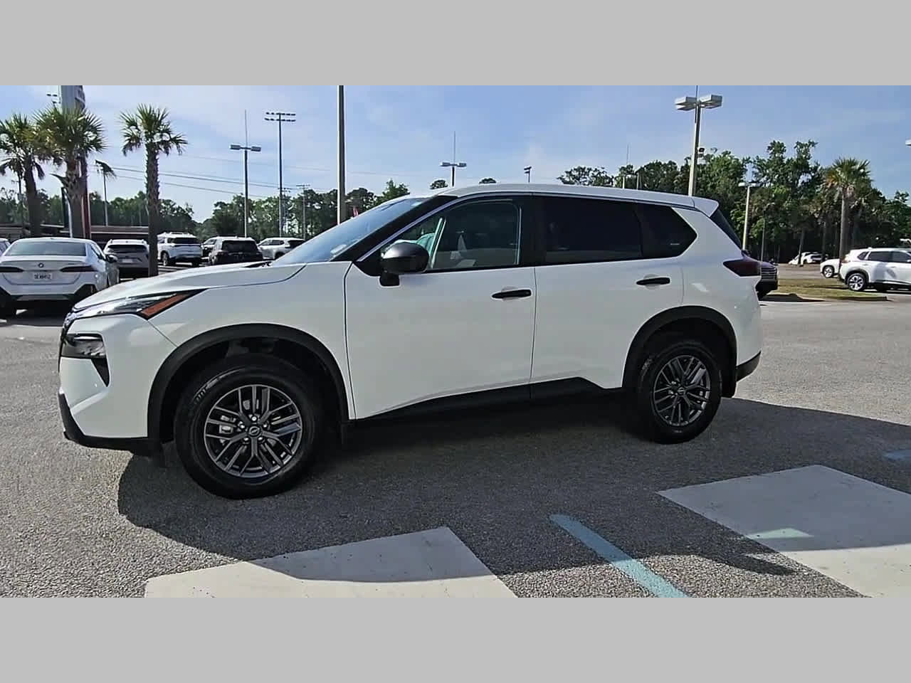 Used 2025 Nissan Rogue S FWD image 25