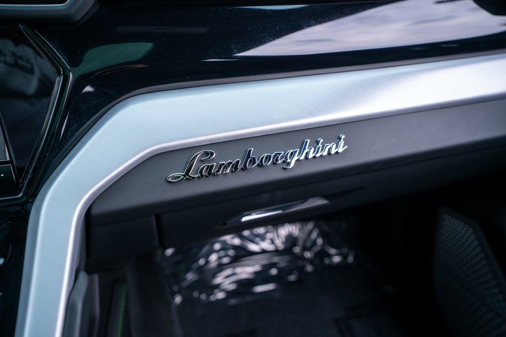 Used 2020 Lamborghini Urus AWD/4WD image 55