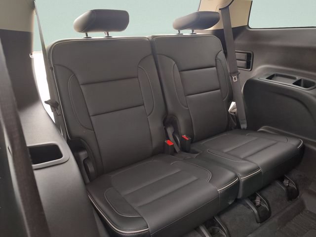 Used 2020 GMC Acadia Denali w/ Technology Package FWD image 33