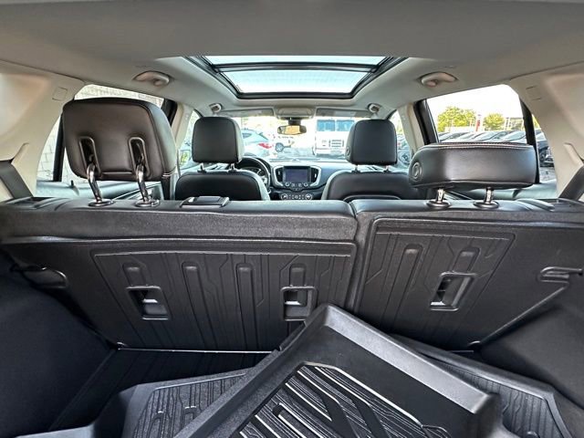 Used 2020 GMC Terrain Denali w/ Denali Premium Package FWD image 20