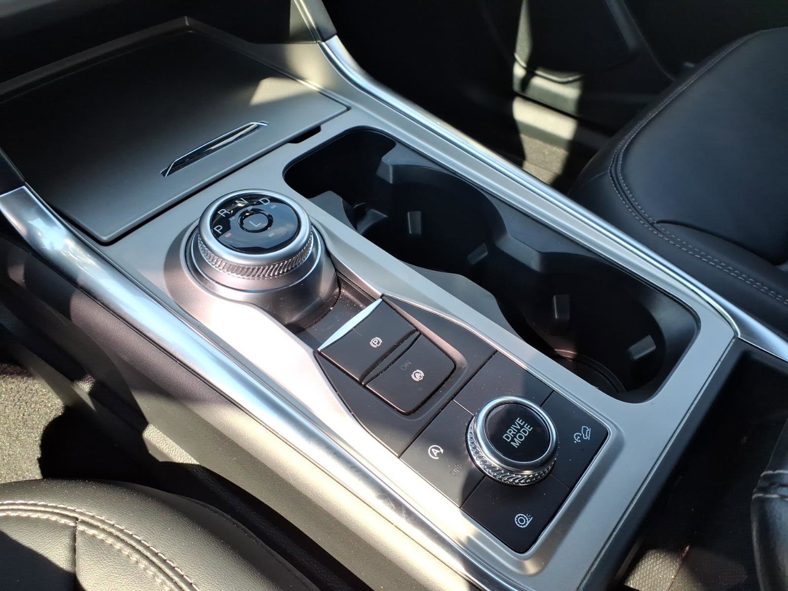 Used 2023 Ford Explorer XLT w/ Equipment Group 202A image 14