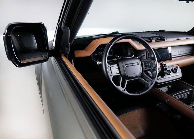 Used 2021 Land Rover Defender 90 X image 24