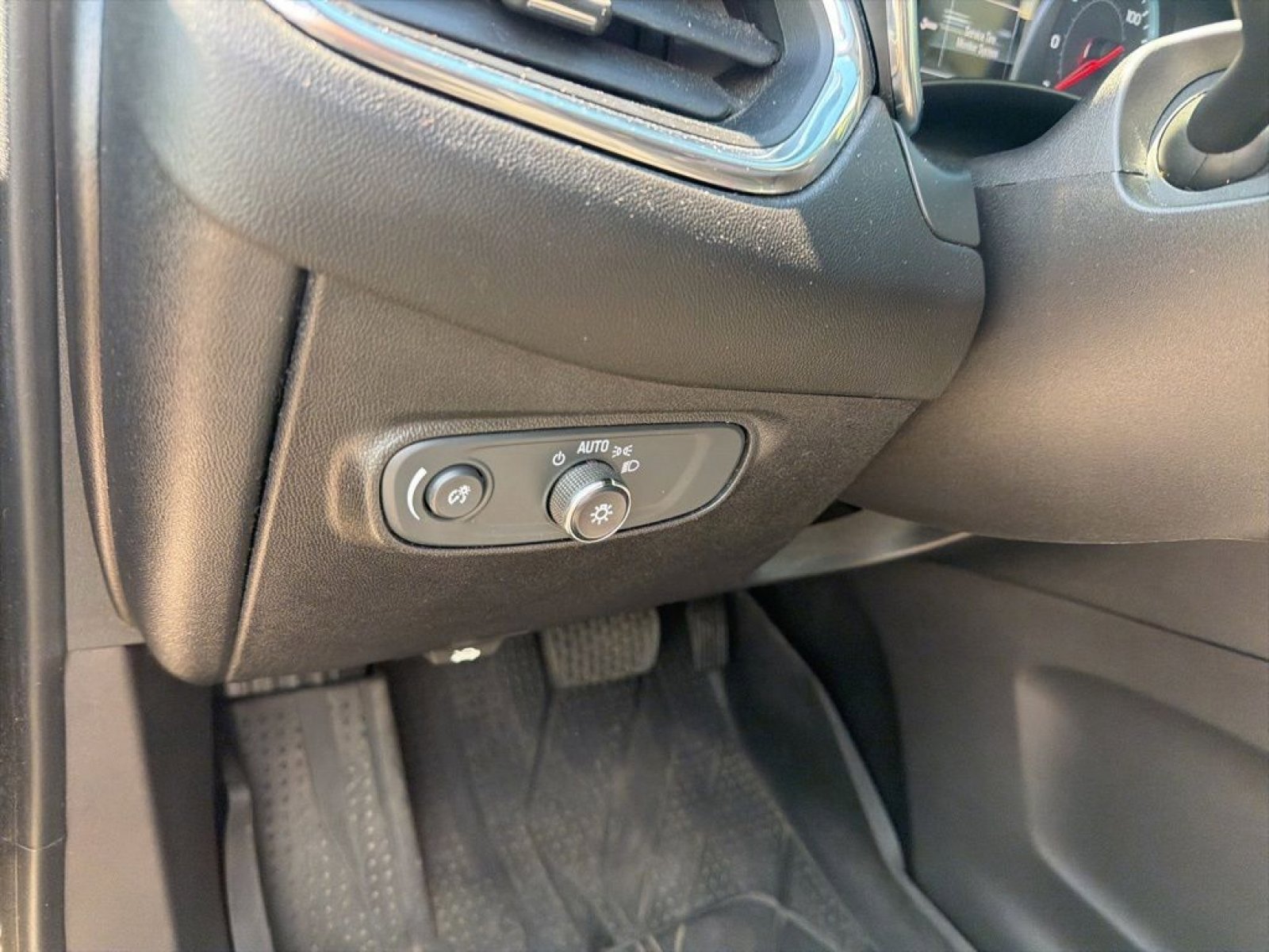 Used 2018 Chevrolet Equinox LT FWD image 20