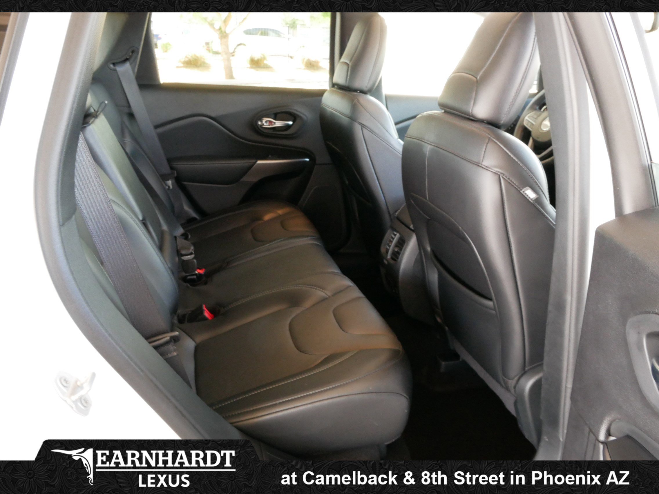 Used 2020 Jeep Cherokee Limited image 16