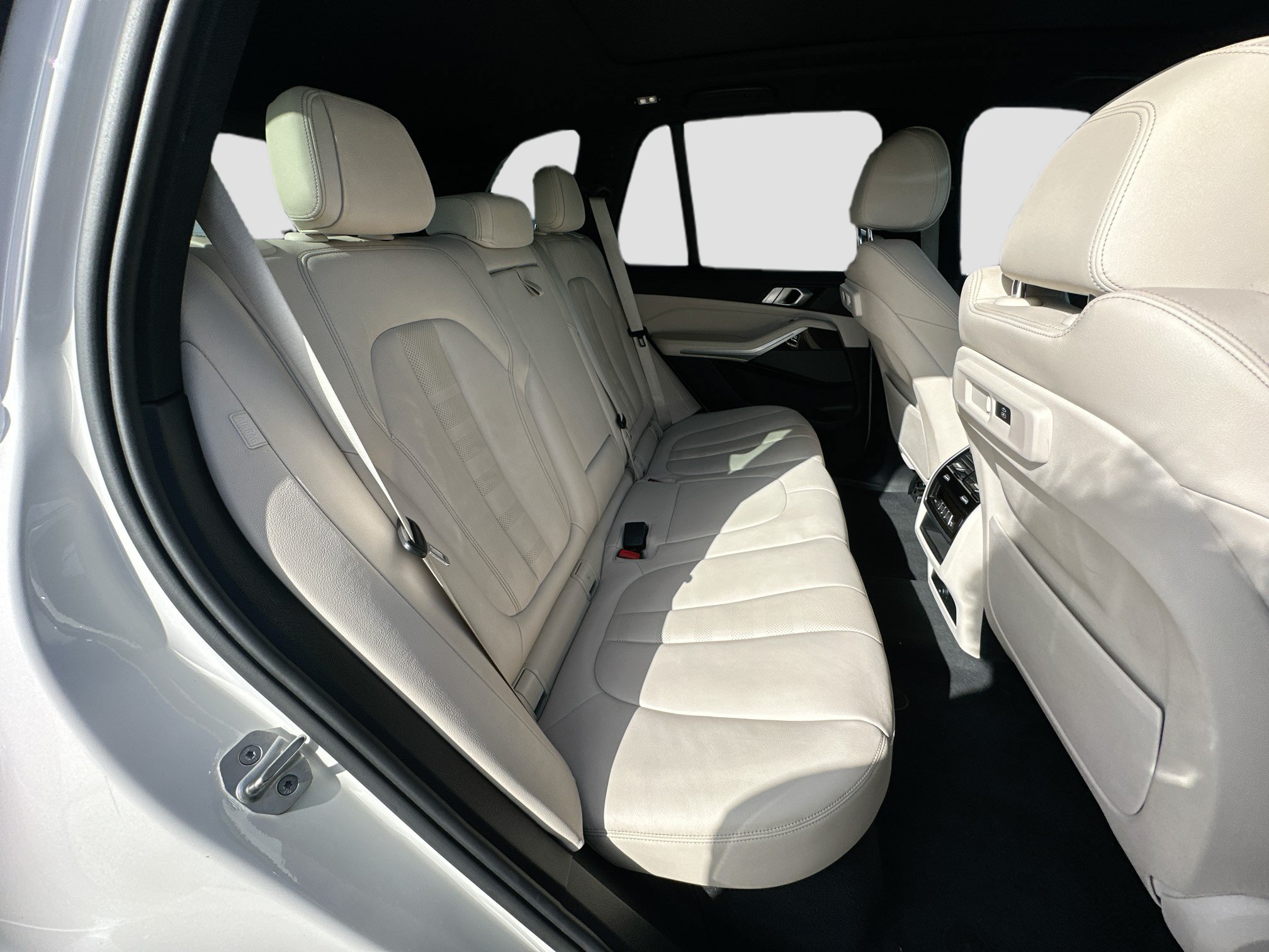 Used 2021 BMW X5 sDrive40i w/ Premium Package RWD image 28