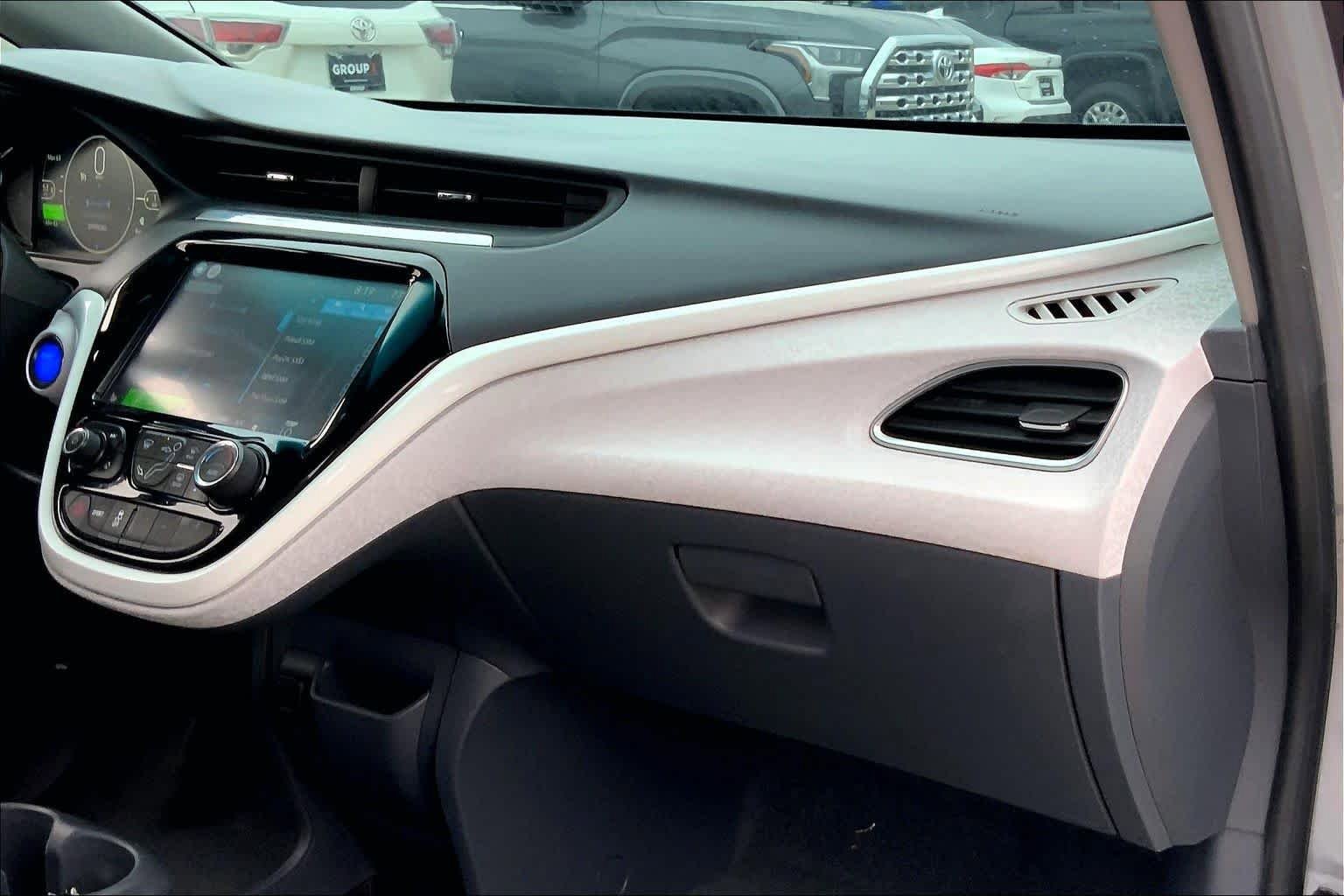 Used 2020 Chevrolet Bolt LT FWD image 16
