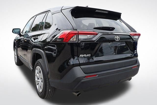 Used 2024 Toyota RAV4 LE image 9