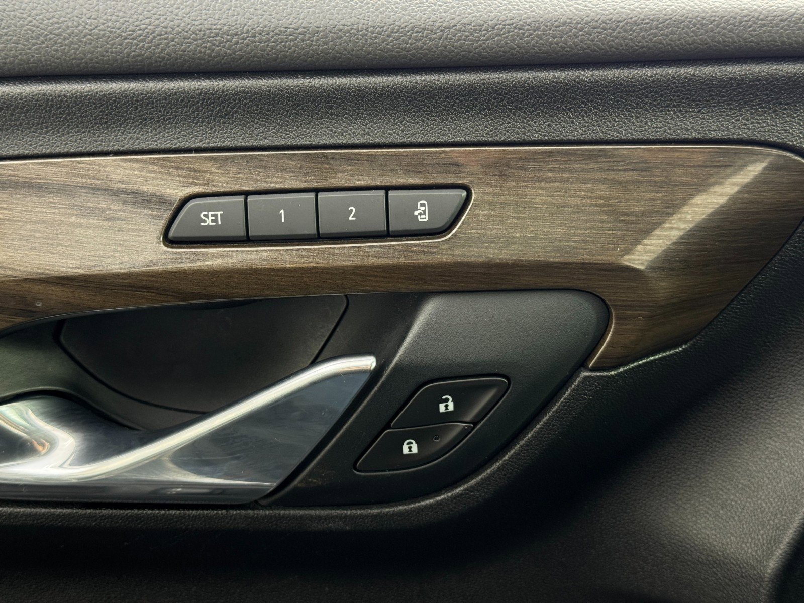 Used 2020 GMC Terrain Denali w/ GMC Pro Grade Package image 17