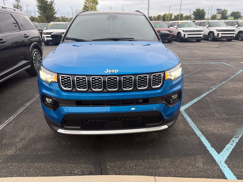 Used 2024 Jeep Compass Limited AWD/4WD image 2