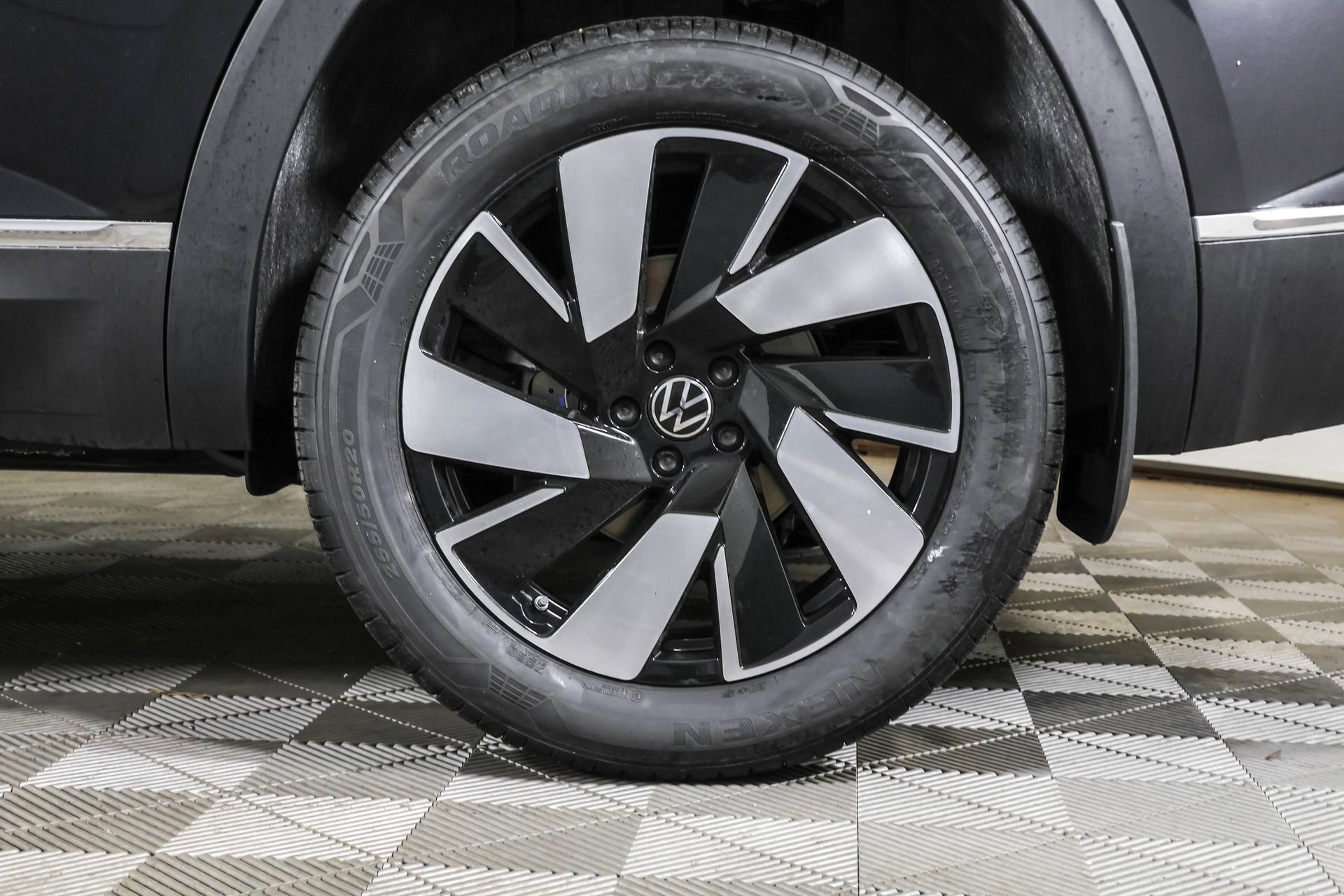 New 2026 Volkswagen Atlas Cross Sport SEL image 18