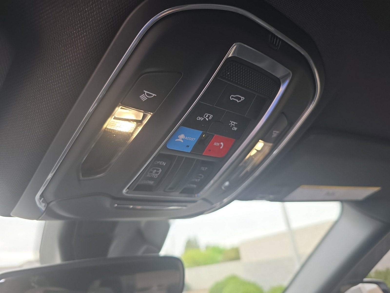 Used 2024 Jeep Grand Cherokee L Altitude image 31