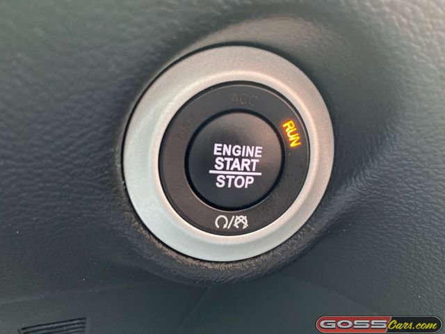 Used 2025 Chrysler Pacifica Select FWD image 11