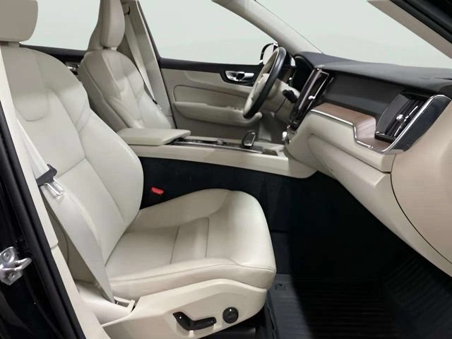 Used 2022 Volvo XC60 B5 Momentum w/ Climate Package AWD/4WD image 74