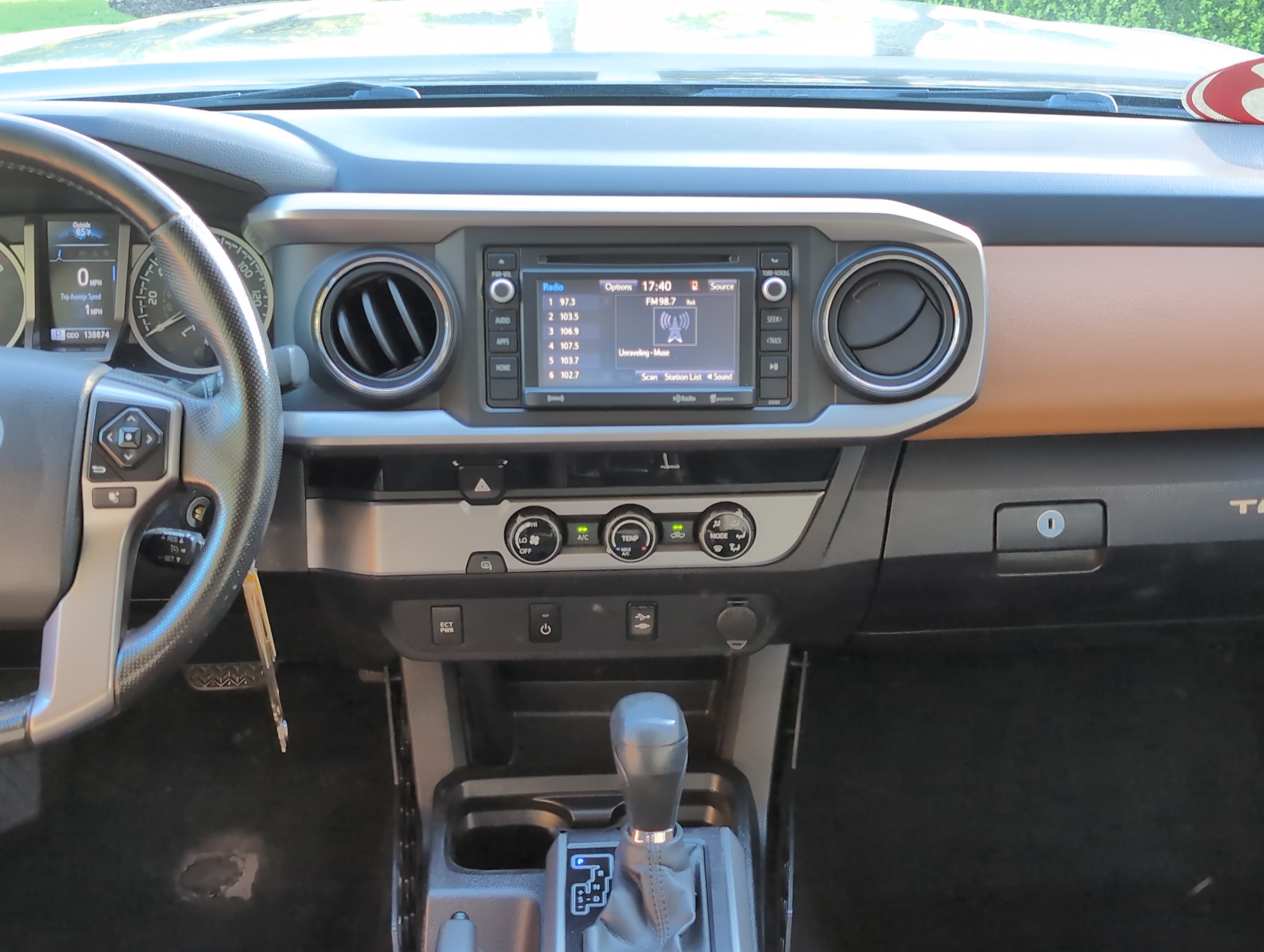 Used 2016 Toyota Tacoma SR5 w/ Towing Package RWD image 28