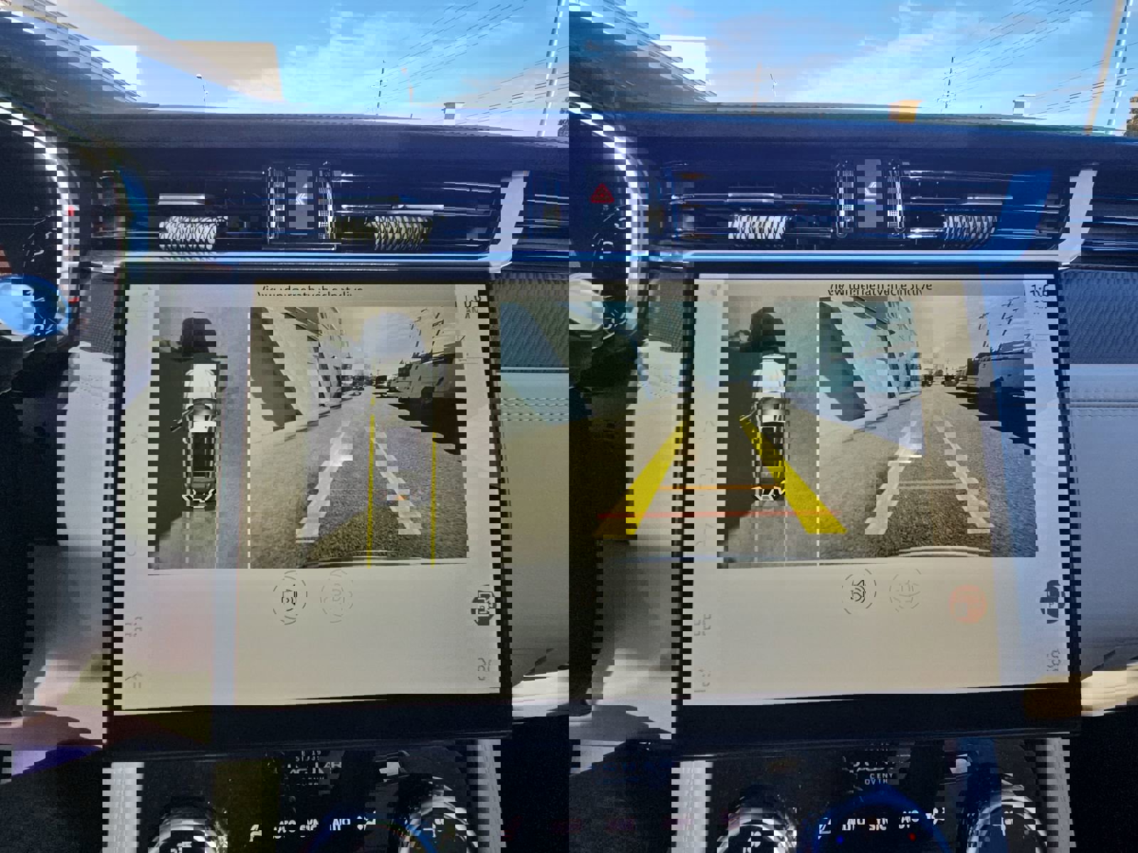 Used 2023 Jaguar F-PACE SVR image 15