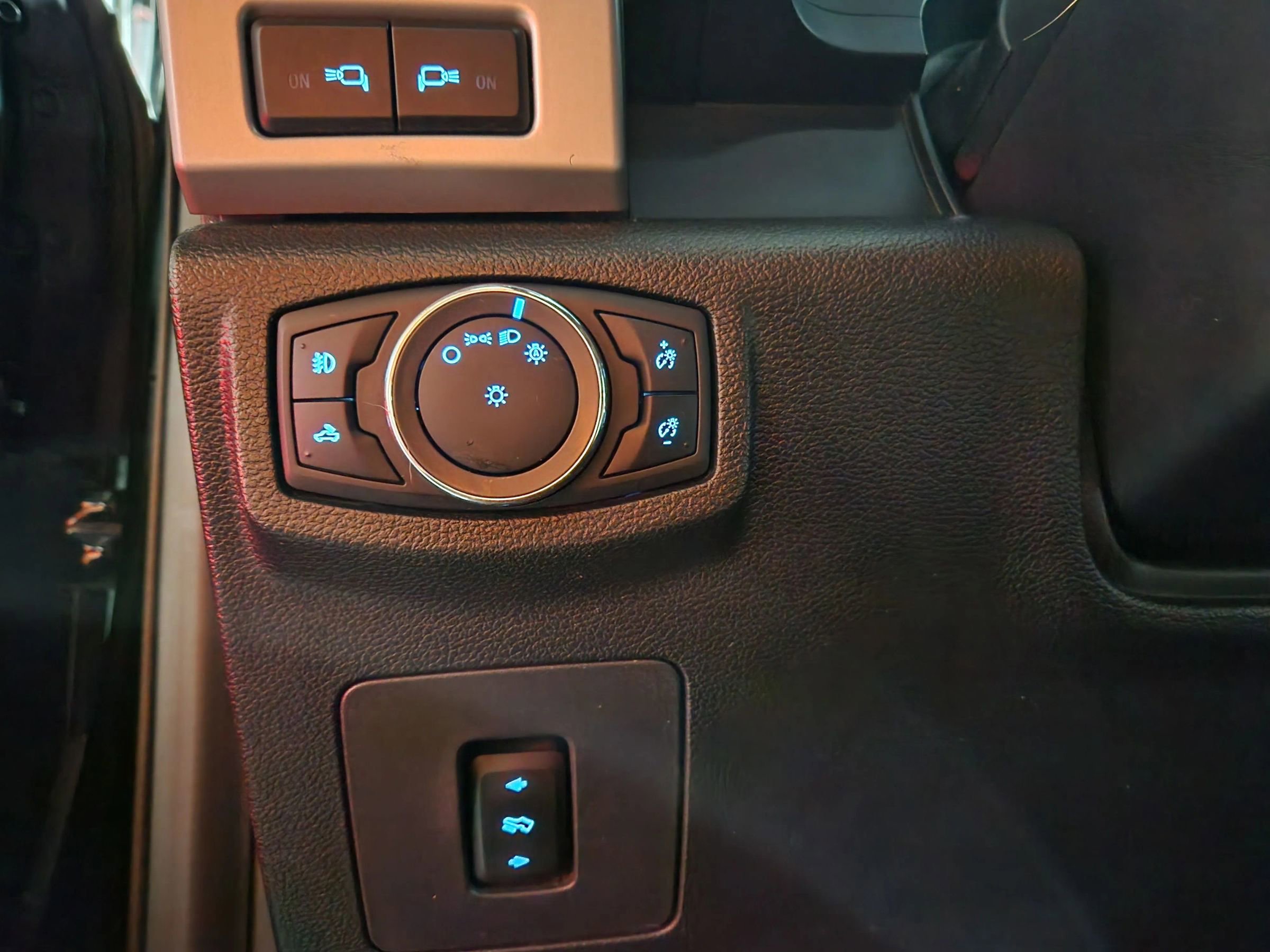 Used 2017 Ford F150 Lariat w/ Equipment Group 502A Luxury image 57