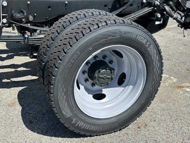 New 2025 Ford F550 4x4 Regular Cab Super Duty image 14