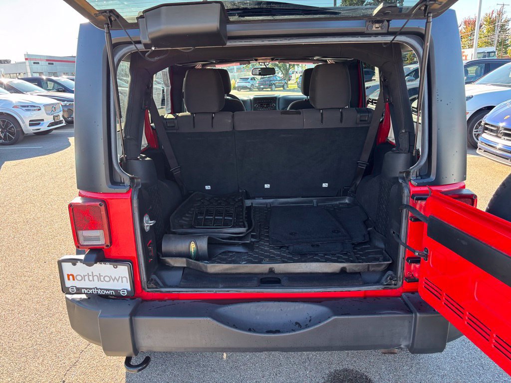 Used 2015 Jeep Wrangler Unlimited Sport w/ Quick Order Package 24S AWD/4WD image 17