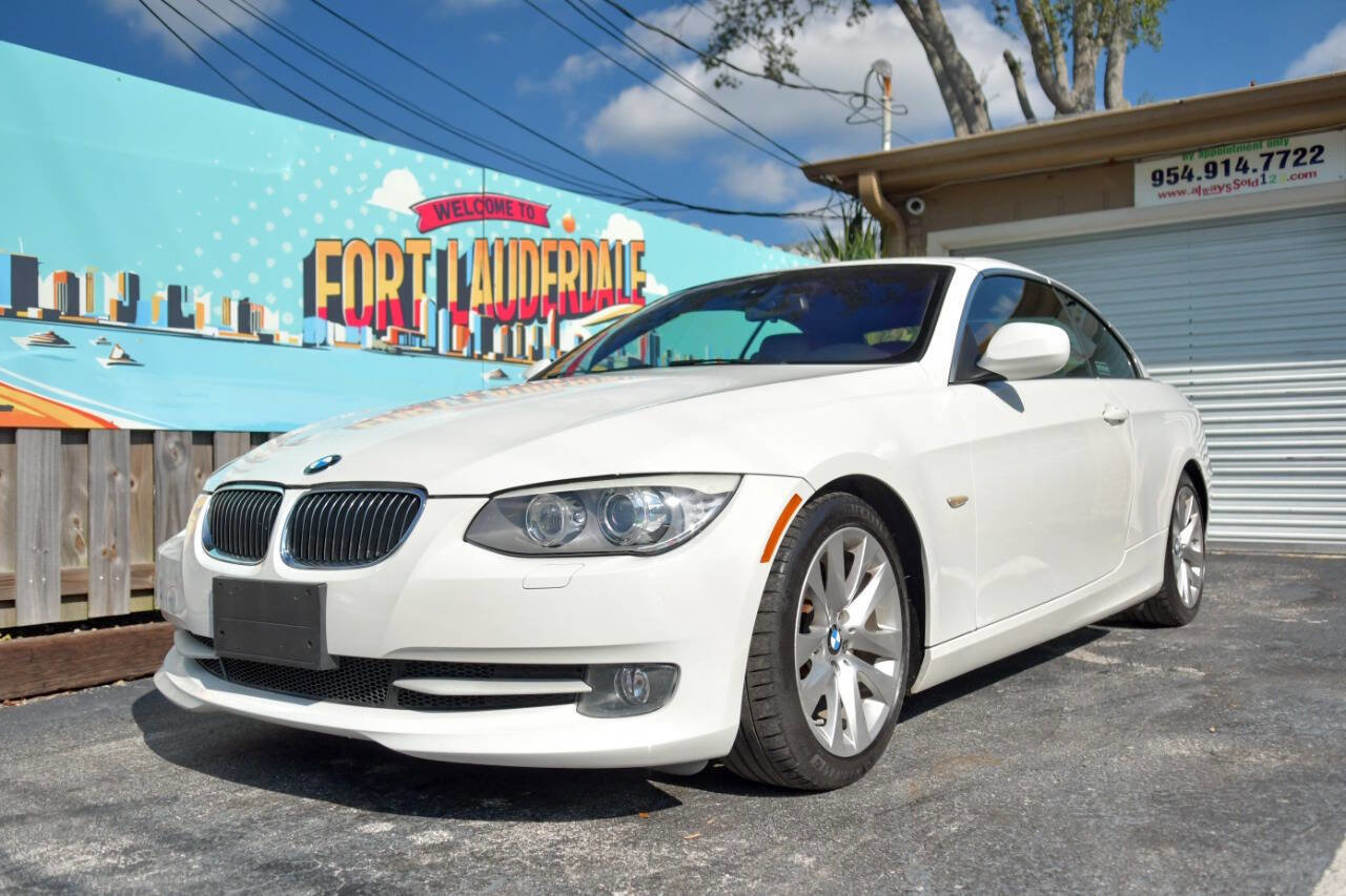 Used 2012 BMW 328i Convertible image 4