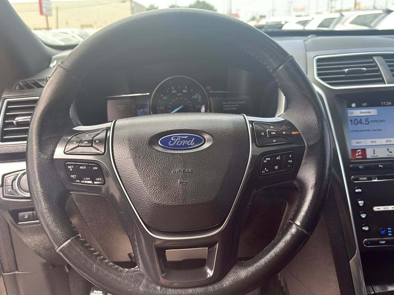 Used 2017 Ford Explorer Limited FWD image 11