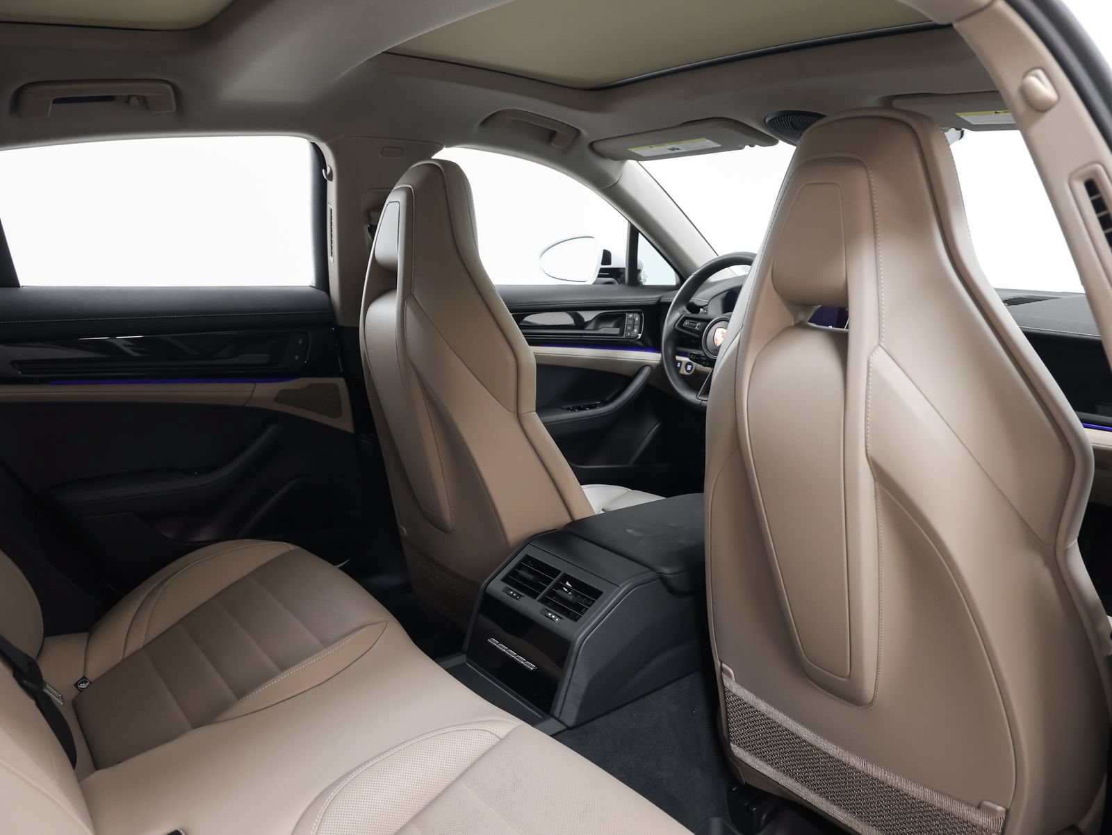 Certified 2025 Porsche Panamera 4 AWD/4WD image 29