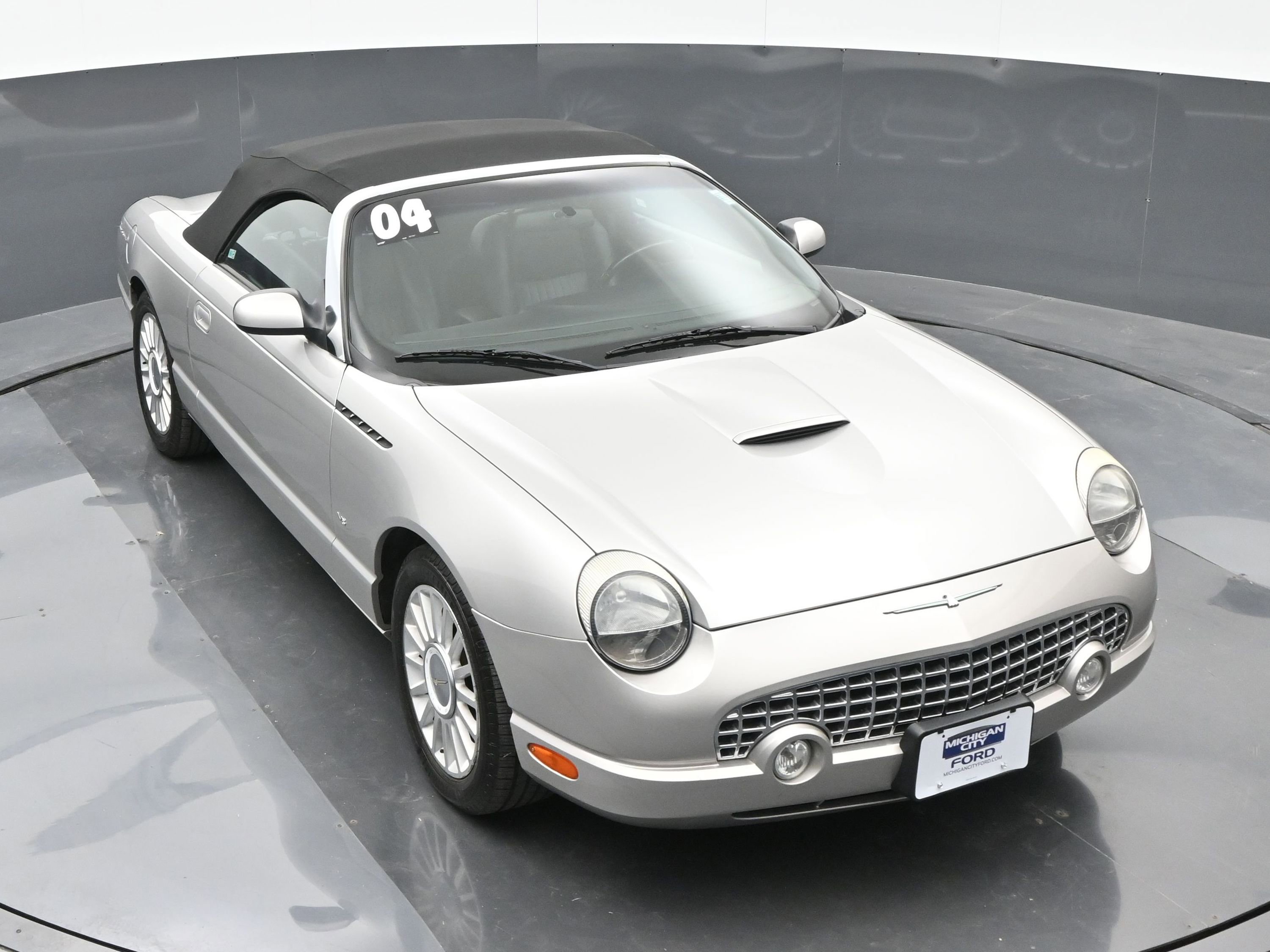 Used 2004 Ford Thunderbird Base image 21