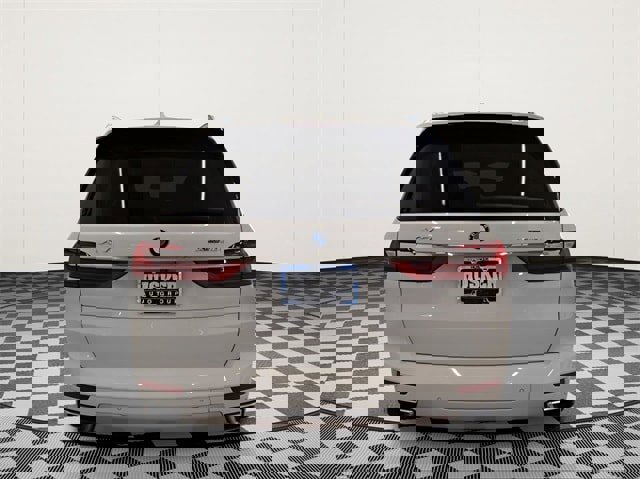 Used 2021 BMW X7 xDrive40i w/ Parking Assistance Package image 7