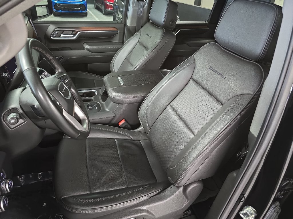 Used 2024 GMC Sierra 2500 Denali w/ Denali Reserve Package AWD/4WD image 5