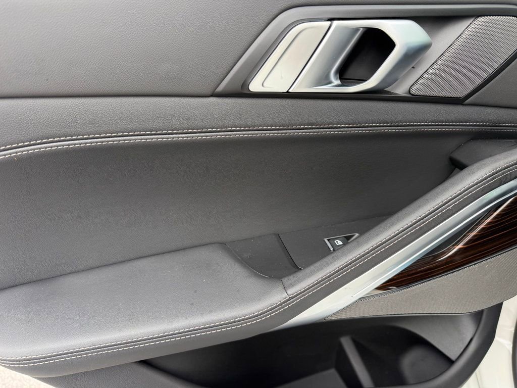 Used 2026 BMW X6 xDrive40i w/ Climate Comfort Package image 27