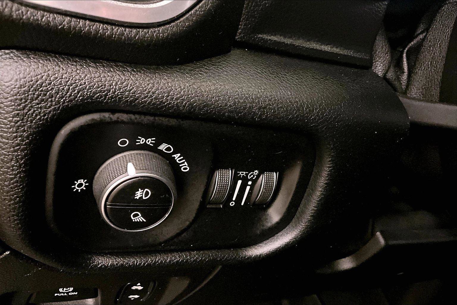 Used 2021 RAM 1500 Laramie image 30