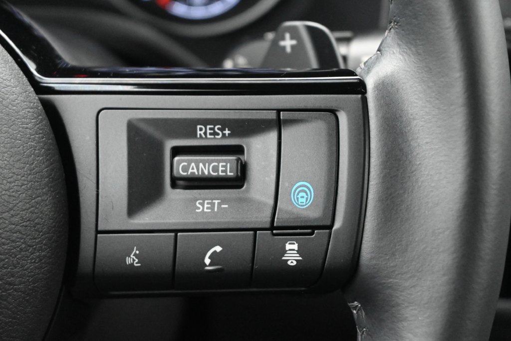 Used 2023 Nissan Rogue SV w/ SV Premium B Package FWD image 7
