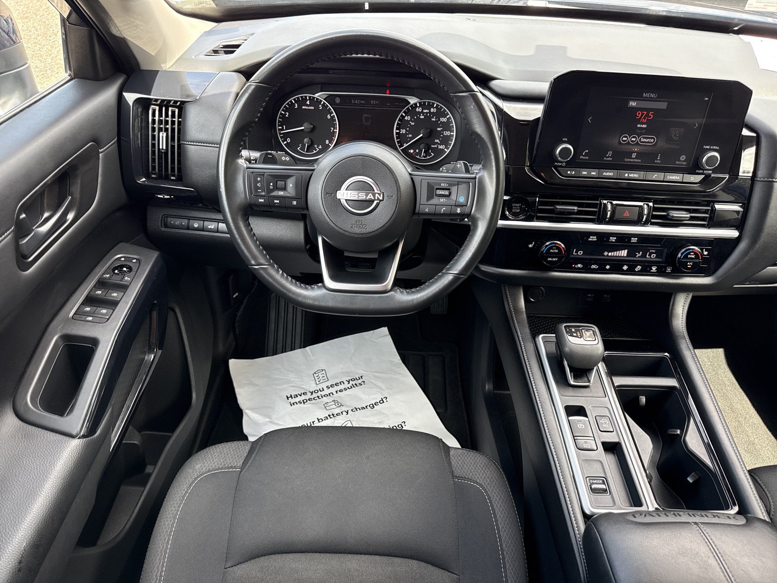Used 2025 Nissan Pathfinder SV FWD image 17