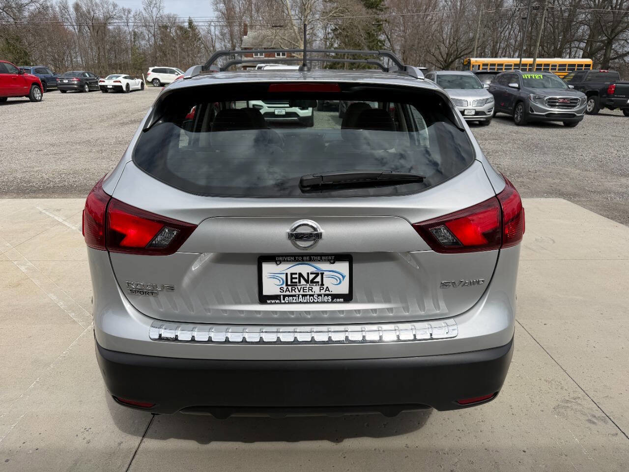 Used 2018 Nissan Rogue Sport SV w/ SV Technology Package AWD/4WD image 6