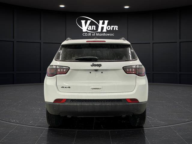 New 2026 Jeep Compass Latitude w/ Sun and Sound Group image 13