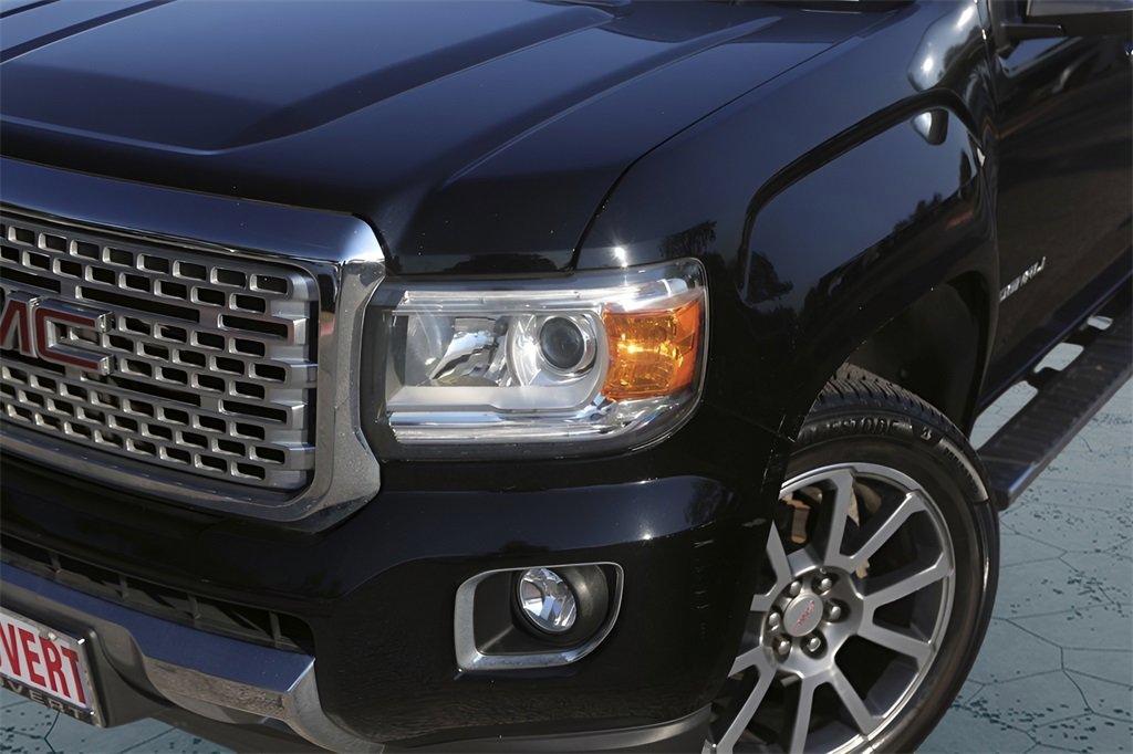 Used 2018 GMC Canyon Denali image 3