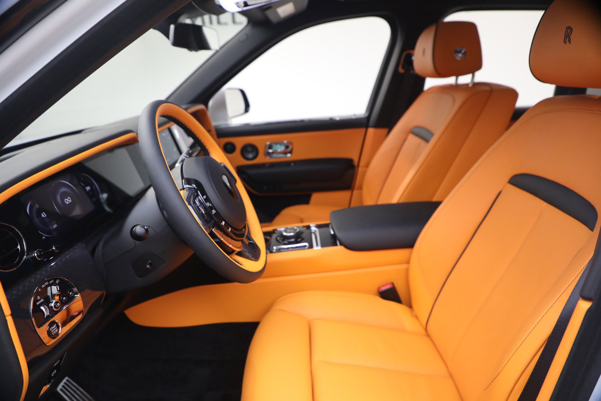 New 2026 Rolls-Royce Cullinan Black Badge image 16