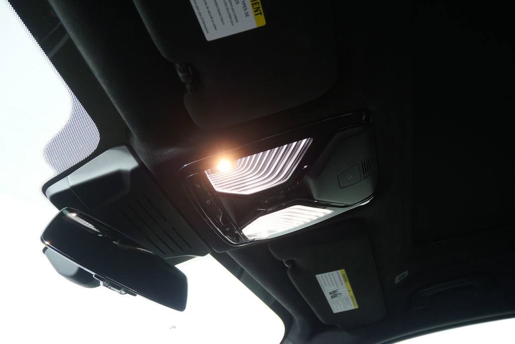 Used 2026 BMW X7 M60i image 22