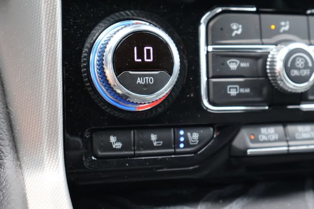 Used 2024 GMC Yukon Denali w/ Advanced Technology Package AWD/4WD image 31