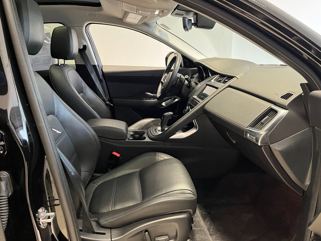 Used 2020 Jaguar E-PACE AWD/4WD image 30