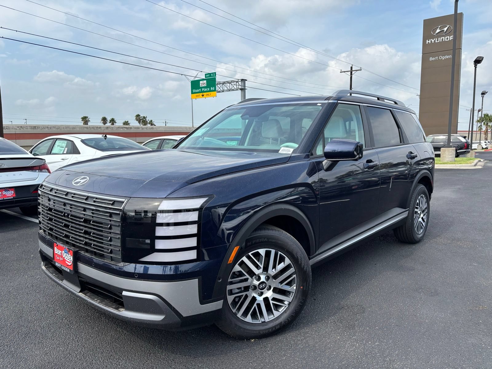 New 2026 Hyundai Palisade SEL FWD image 3