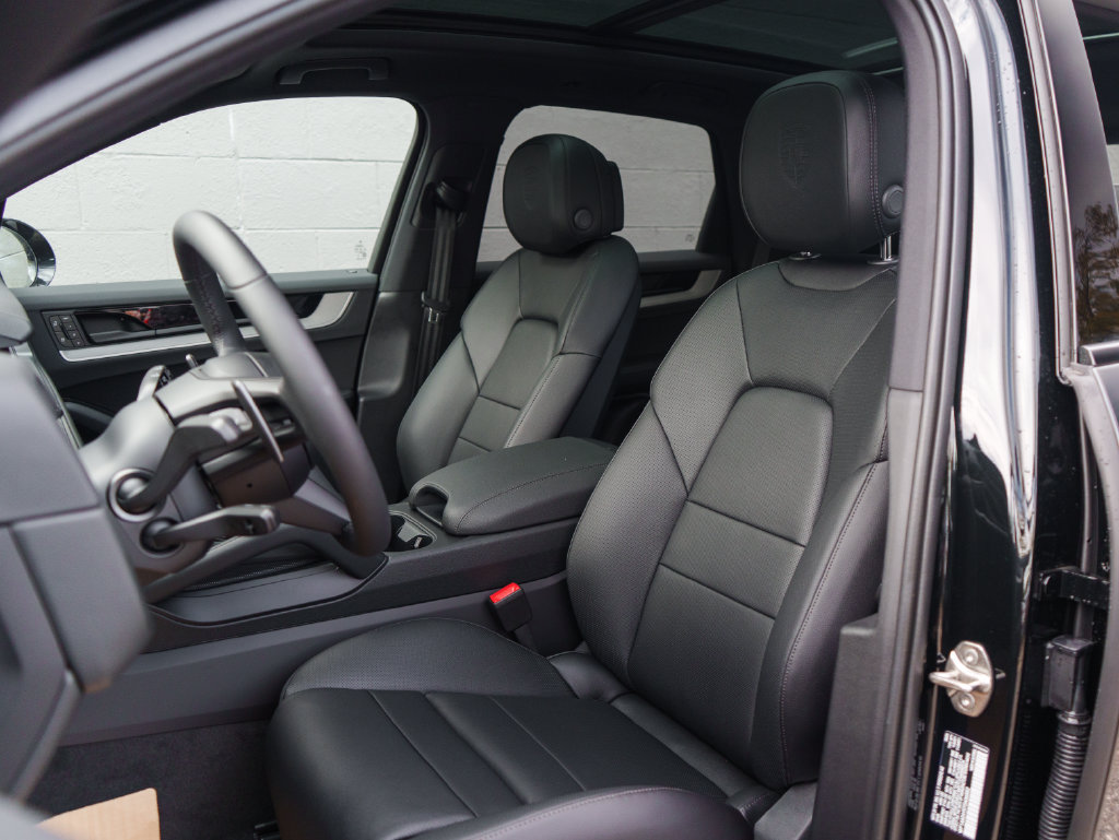 New 2026 Porsche Cayenne AWD/4WD image 5