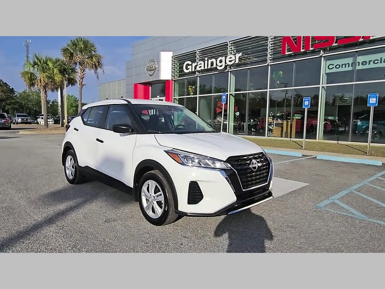 Used 2025 Nissan Kicks Play S image 17