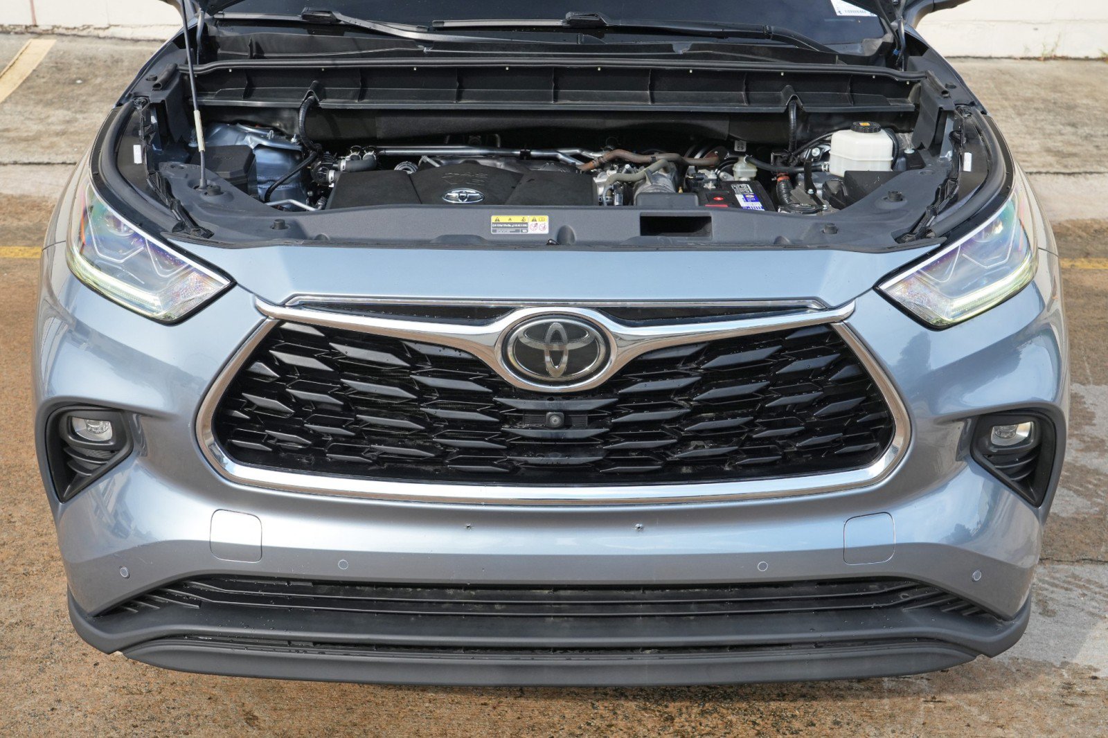 Used 2020 Toyota Highlander Limited FWD image 7