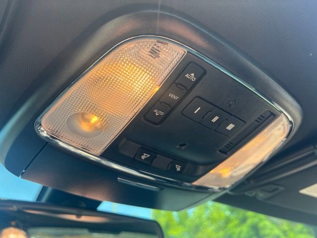 Used 2019 Dodge Charger SRT Hellcat w/ Harman/Kardon Audio Group RWD image 16