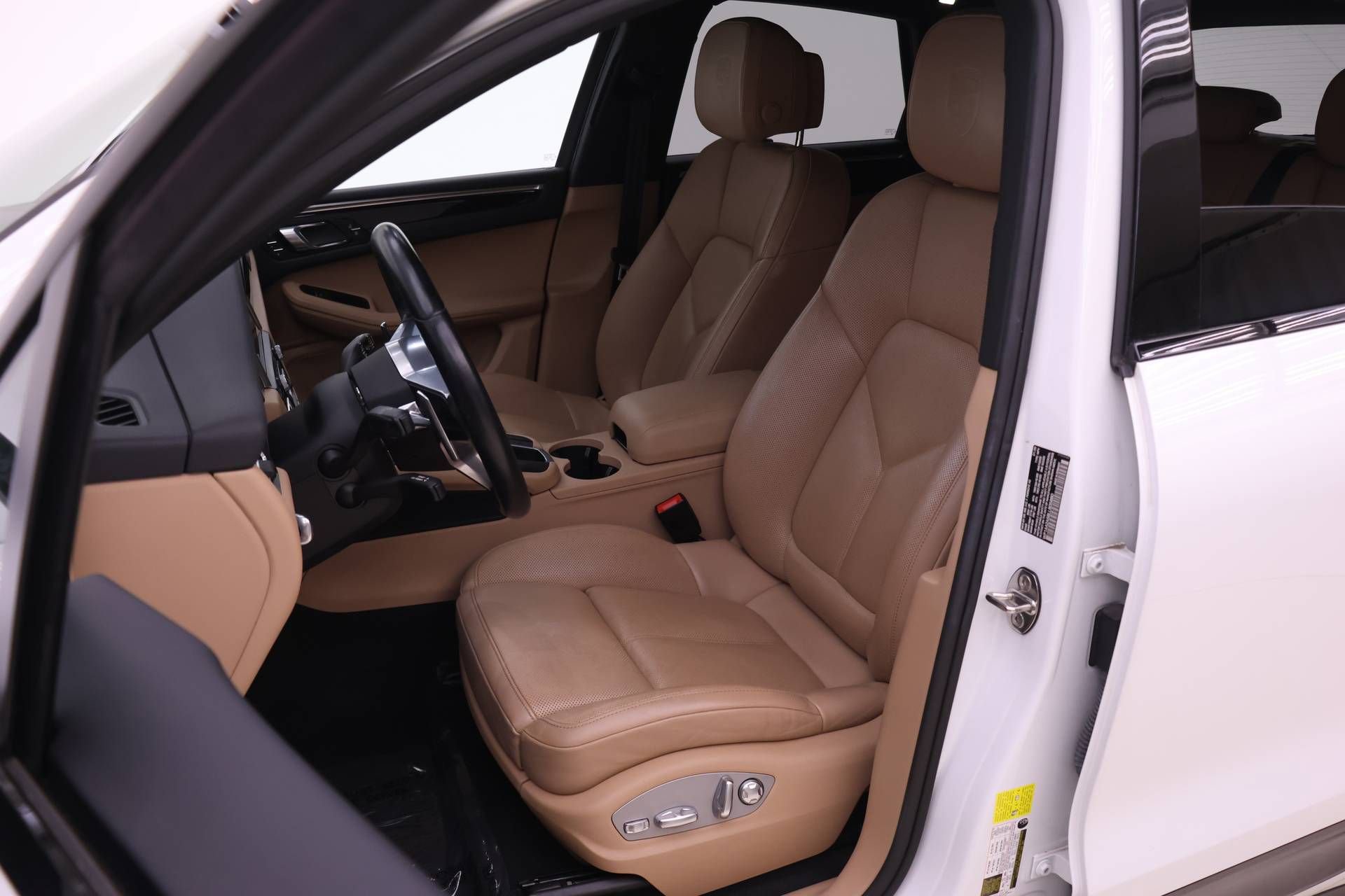 Used 2020 Porsche Macan image 4